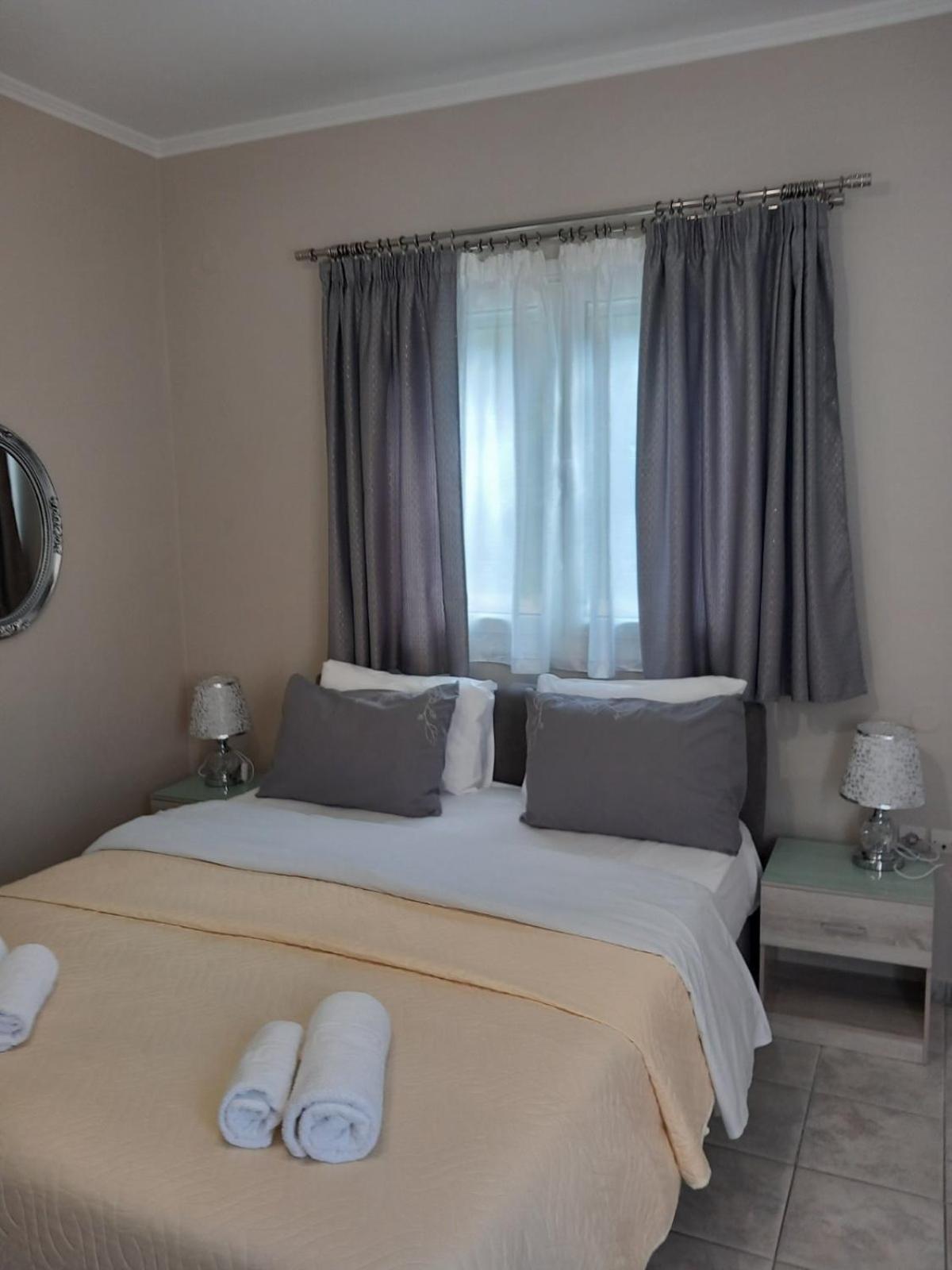 Dimitra Studios Lefkada City Bagian luar foto