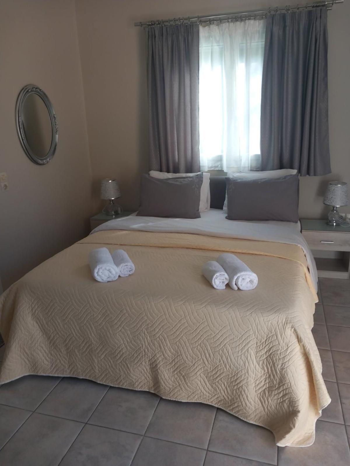 Dimitra Studios Lefkada City Bagian luar foto